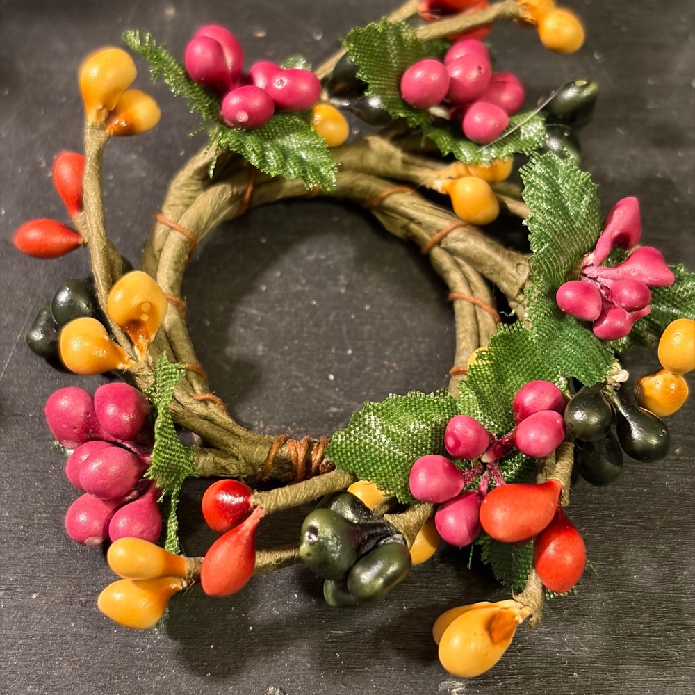 Set of 4 Mini Pip Berry Wreaths Napkin Candle Rings Red Yellow Green 3 Inch